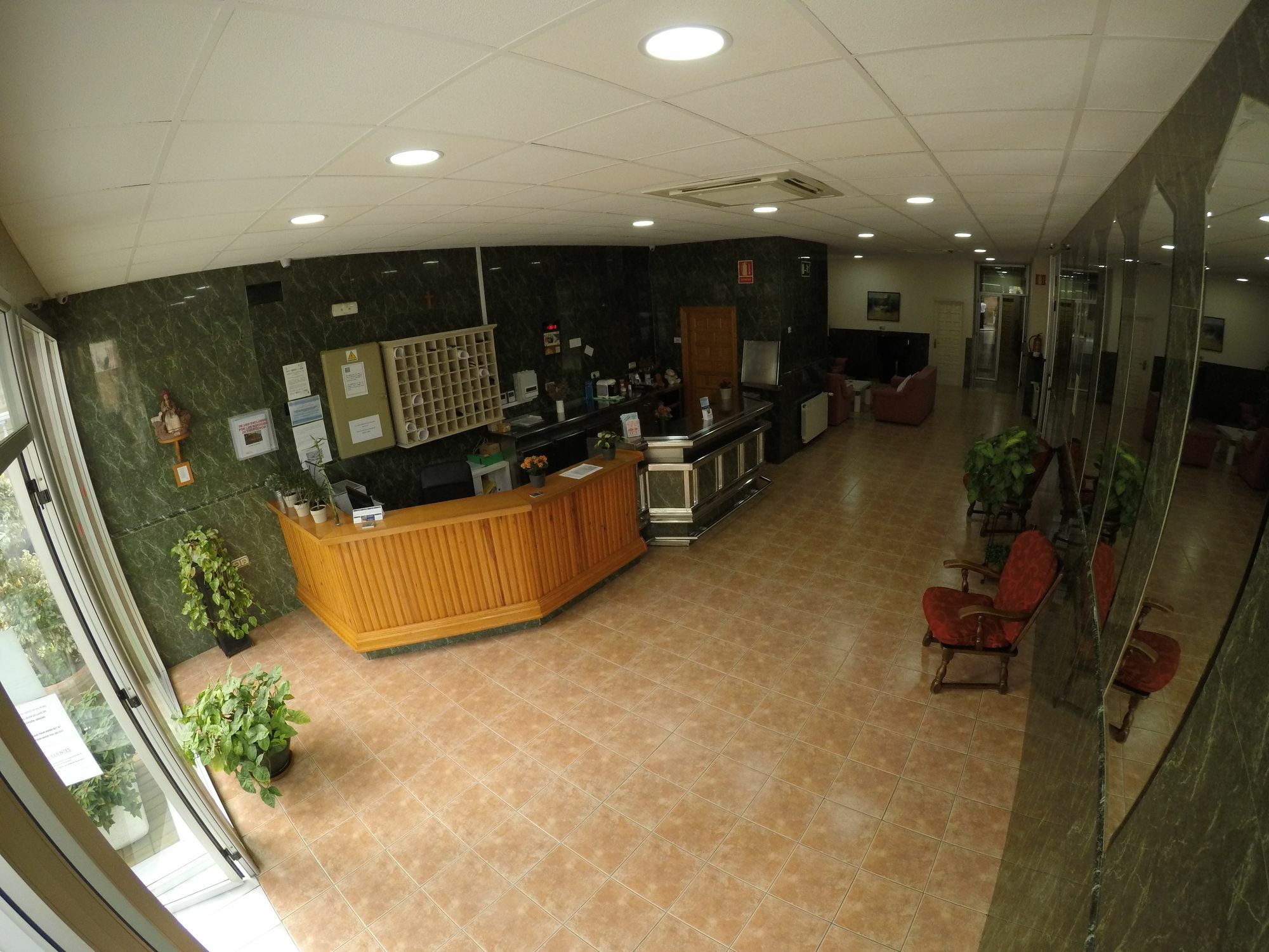 Hostal La Casa De Enfrente Μάλαγα Εξωτερικό φωτογραφία