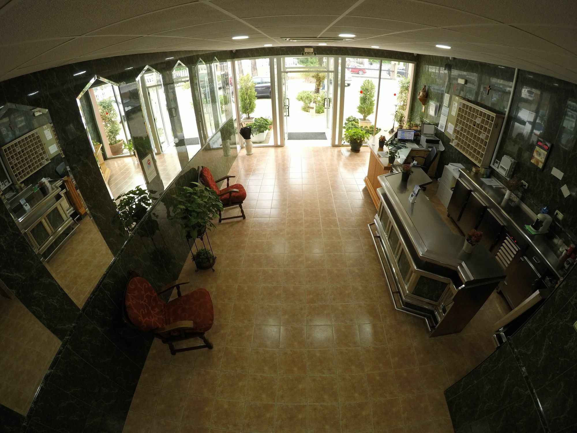 Hostal La Casa De Enfrente Μάλαγα Εξωτερικό φωτογραφία
